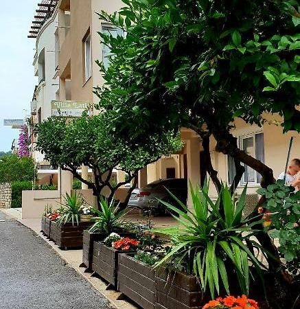 Apartments Lati Ulcinj Exterior photo